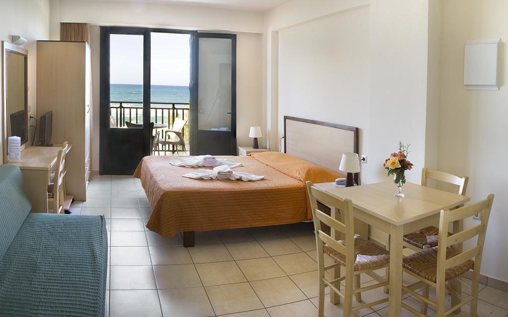 Margarita Beach Hotel Agia Marina  Bilik gambar