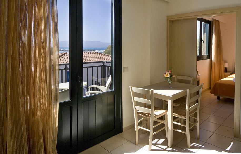 Margarita Beach Hotel Agia Marina  Bilik gambar